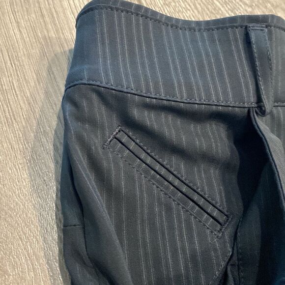 Nike Golf 10”‎ Bermuda Black Pinstripe Stretch Shorts Size 4 - Picture 5 of 12